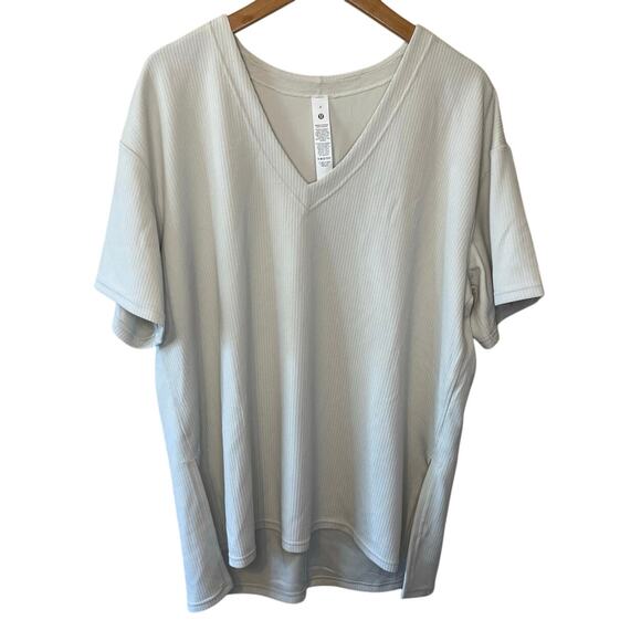 Lululemon Off White Softstreme Ribbed Relaxed Fit V Neck Short Sleeve Tee Size 8 - Picture 1 of 10